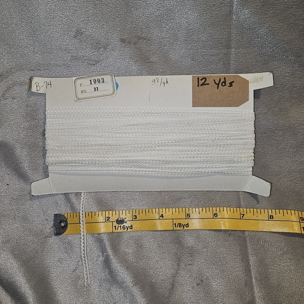 95+ Yards Vintage Lace & Trim - Picture 2 of 16